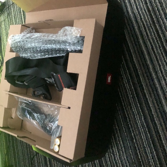 Open box - Picture 6 of 11